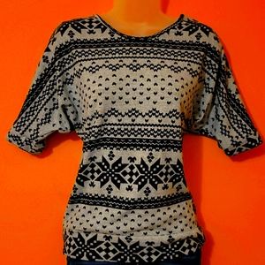 Rue 21 Grey Patterned Sweater Top